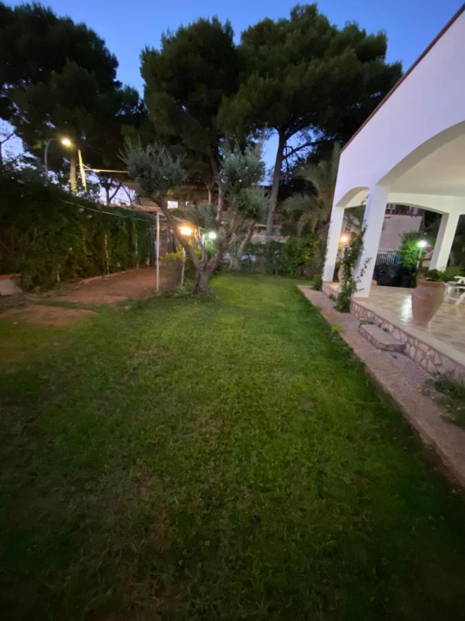 Вілла Isabel House Ізола-делле-Фемміне Екстер'єр фото