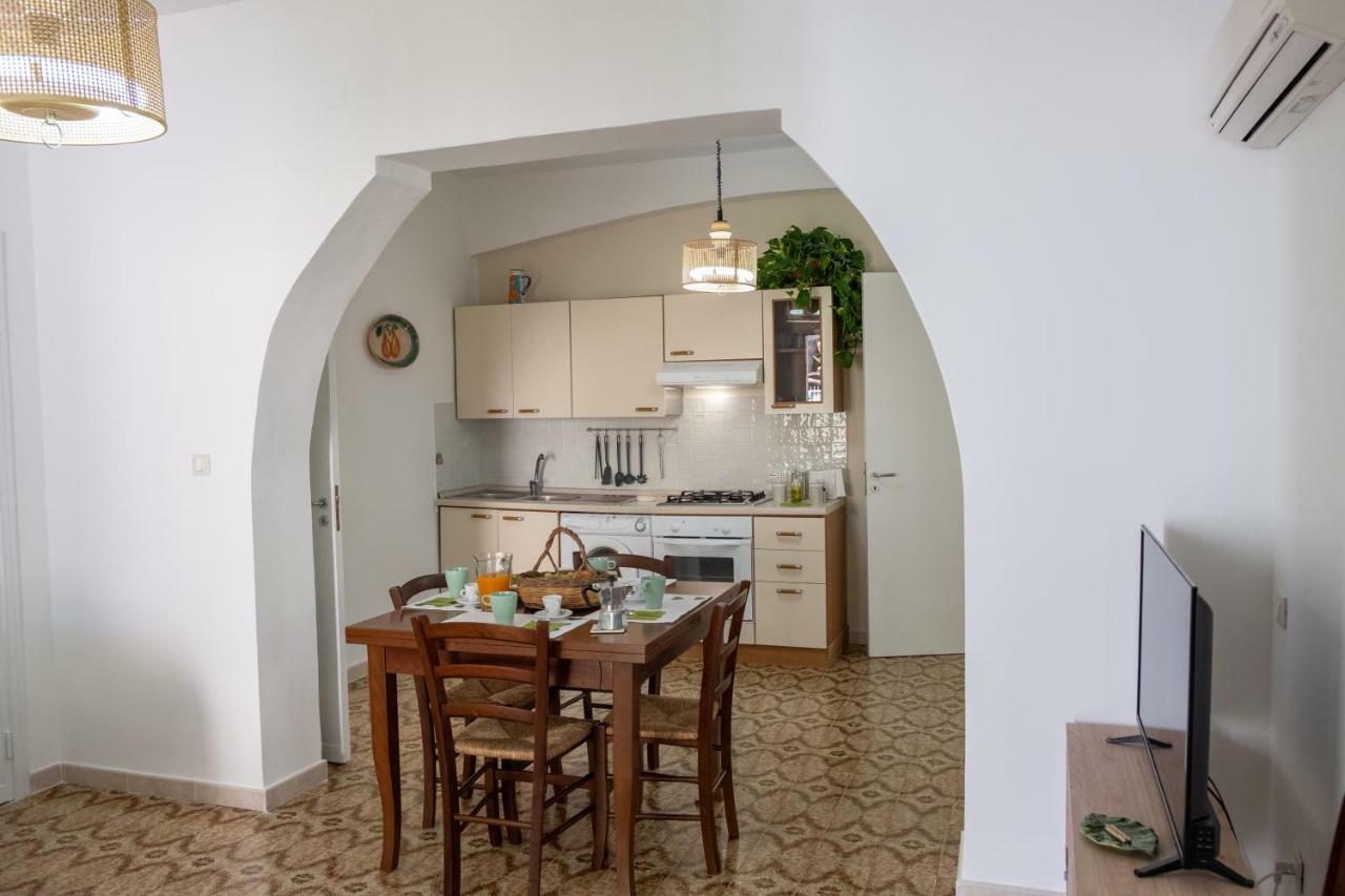 Вілла Isabel House Ізола-делле-Фемміне Екстер'єр фото